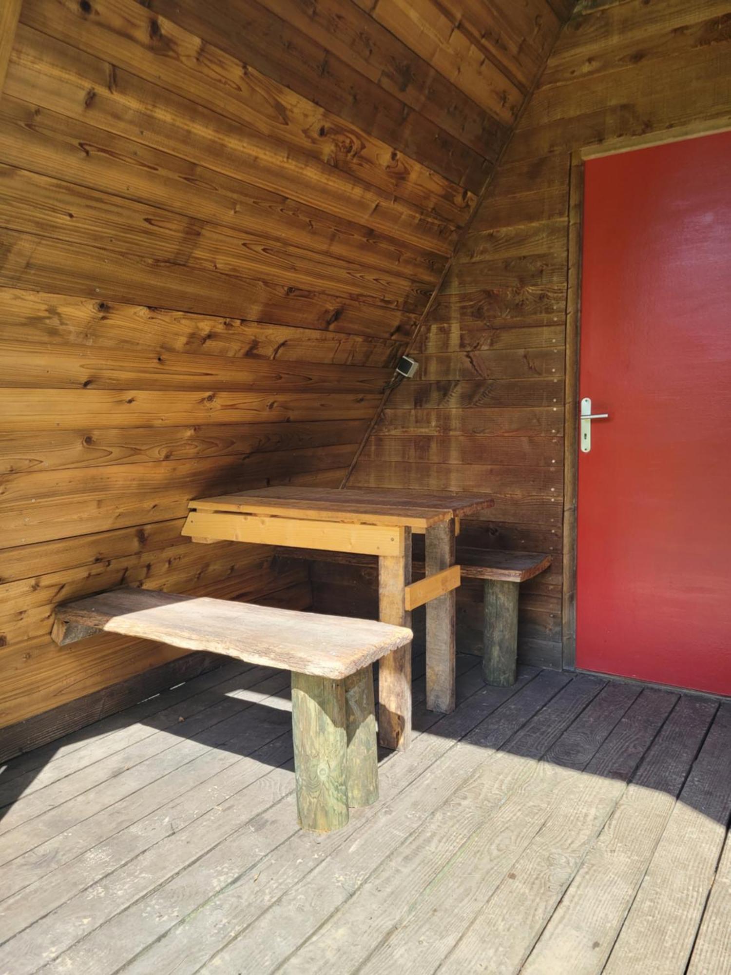 Camping Les Hirondelles Bourg-Sainte-Marie Exterior photo