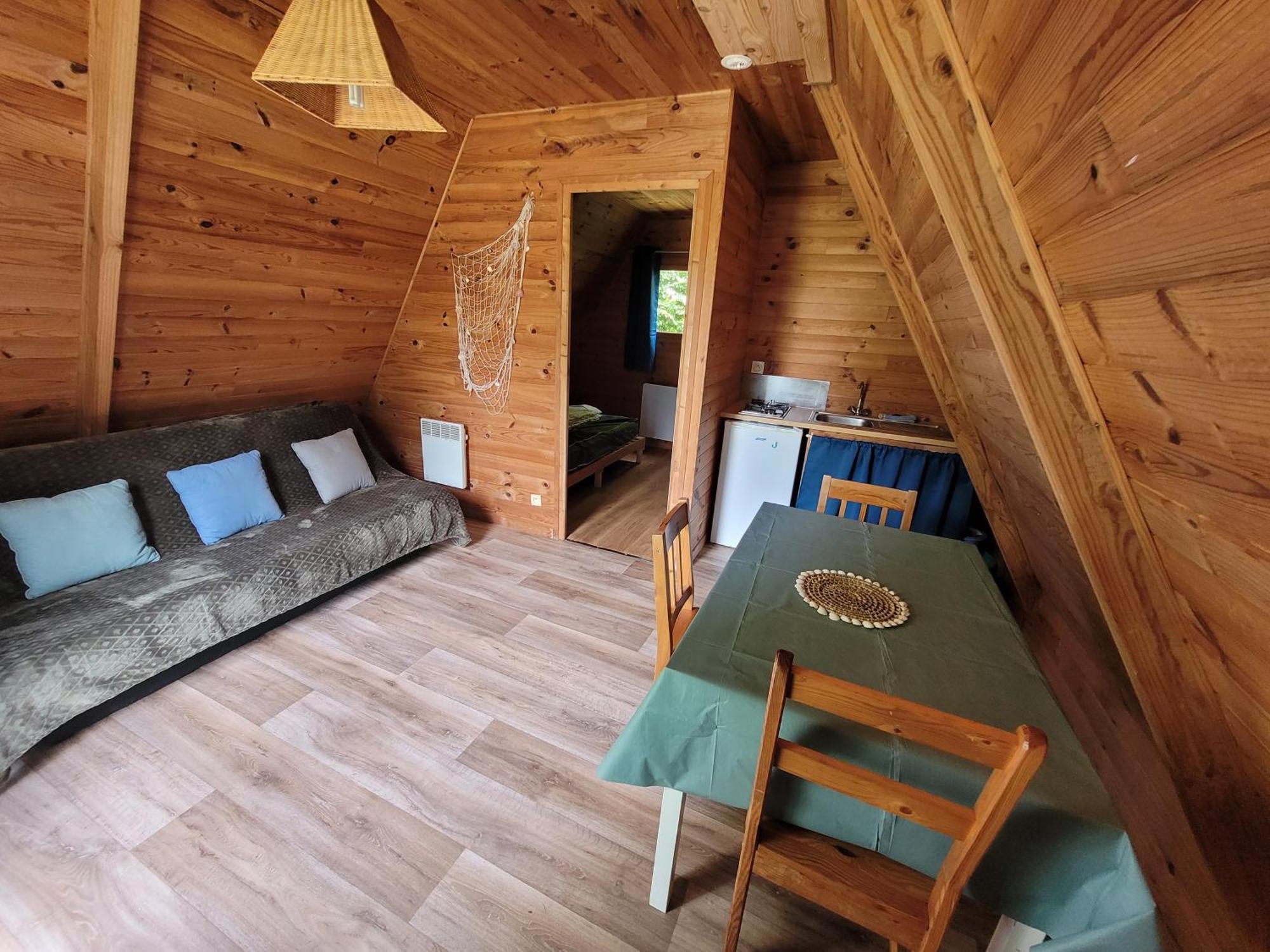 Camping Les Hirondelles Bourg-Sainte-Marie Exterior photo